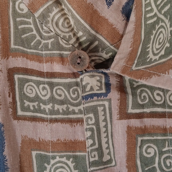 Shirt - Picture 6 of 7